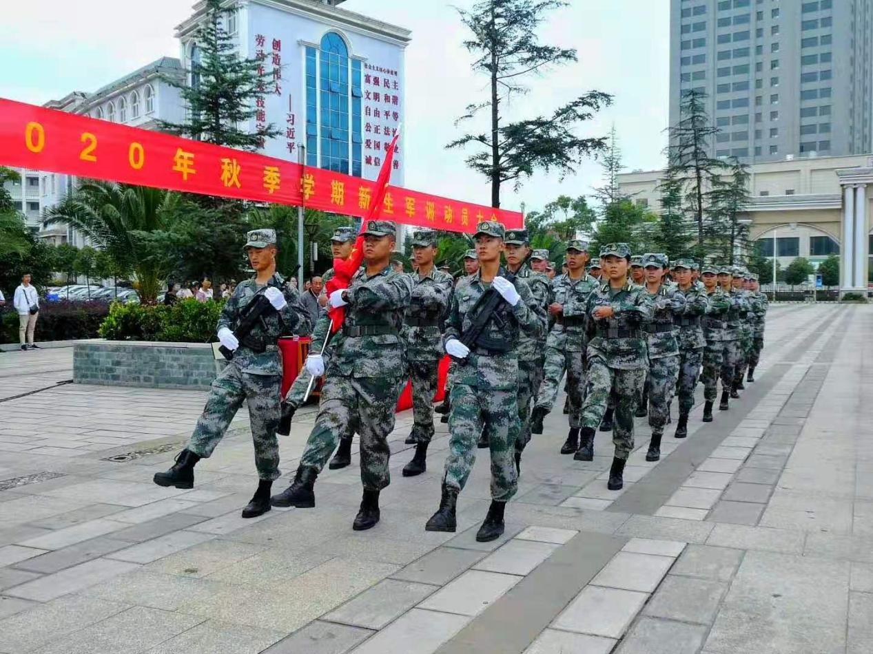 曲靖工商学校双25高炮营简介